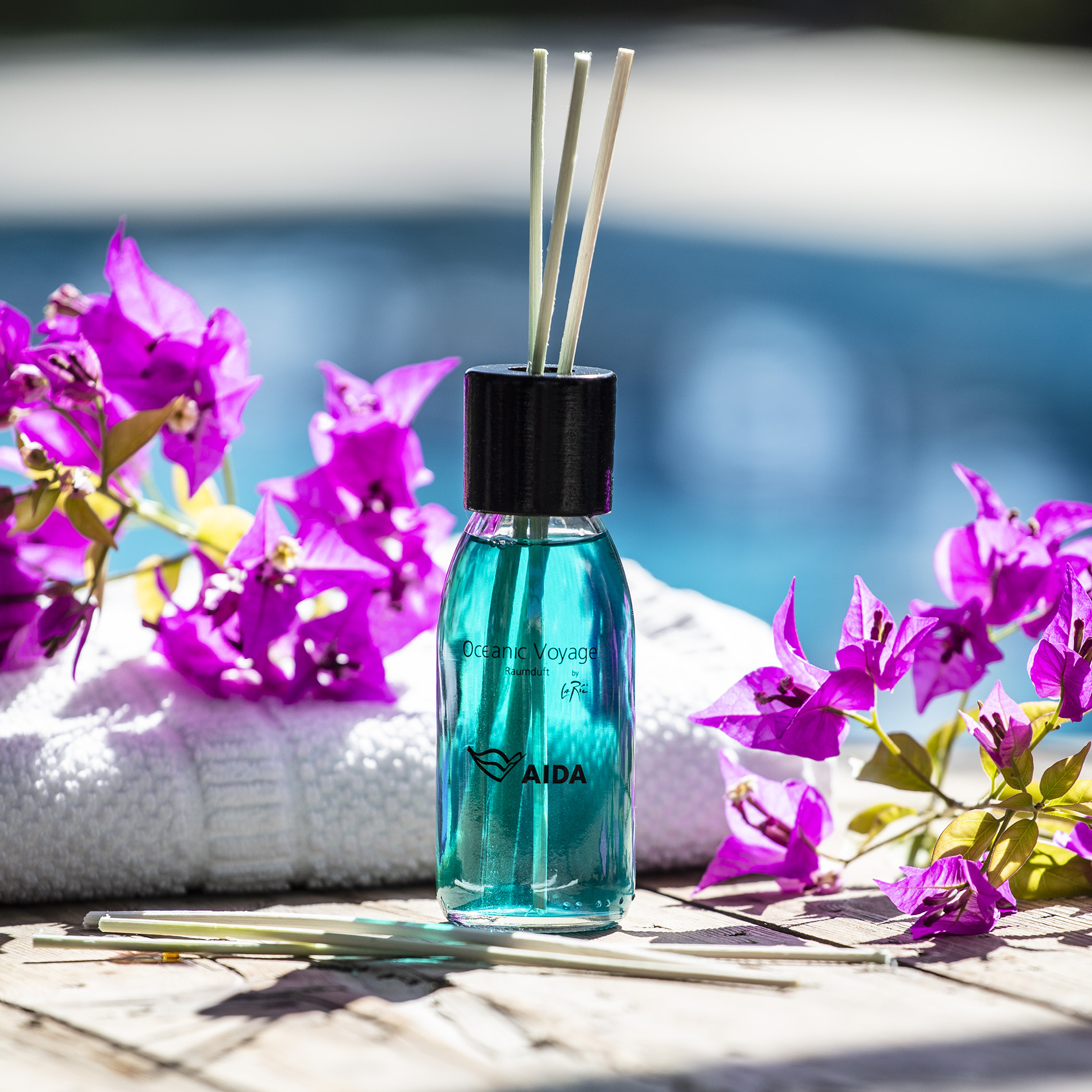 Raumduft 'Oceanic Voyage' in transparentem Glasflakon mit silbernem Zerstäuber, 100 ml – AIDA Spa Produkt